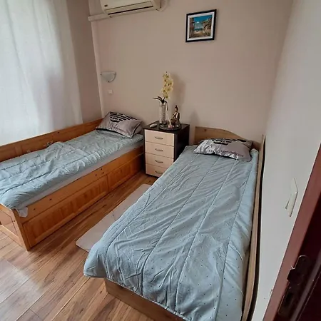 In Chateu 1 Appartamento Aheloy